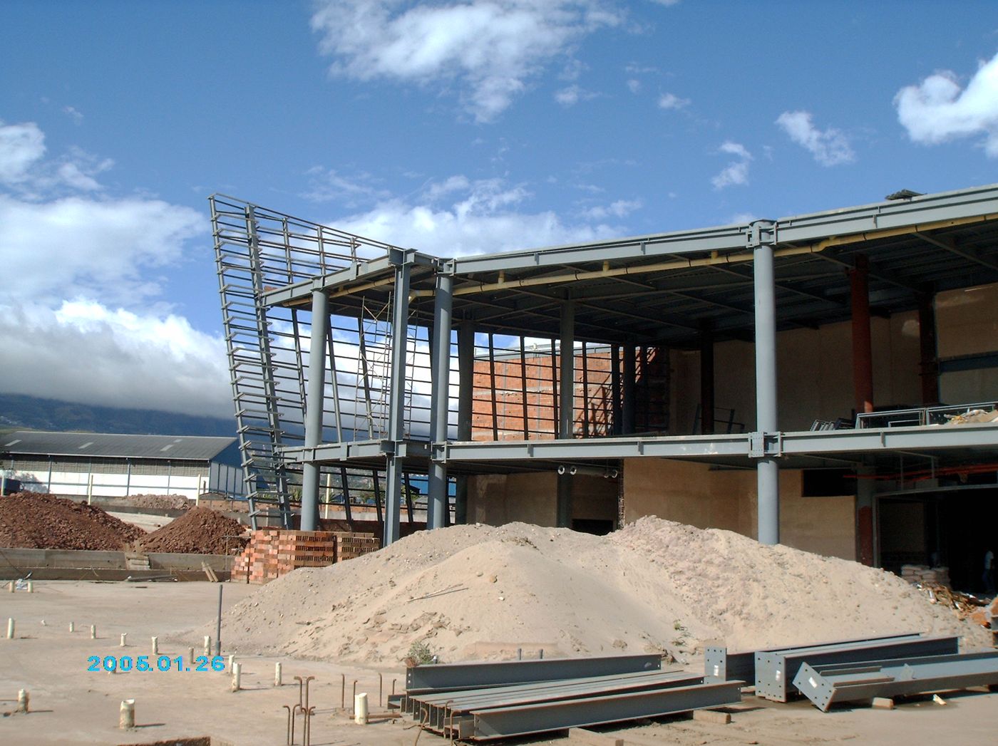 Sambil San Cristóbal shopping center: steel frame